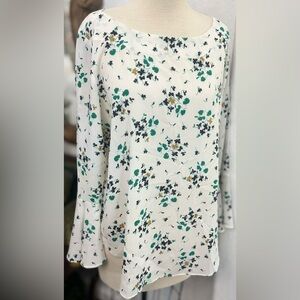 Ann Taylor White Floral Print Flutter Sleeve Blouse Women’s Size Large